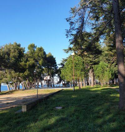 pinesta beach valleyball and basketball playground